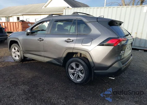 2022 Toyota Rav4 Xle z USA, uszkodzony, nr VIN 2T3P1RFV2NC304793